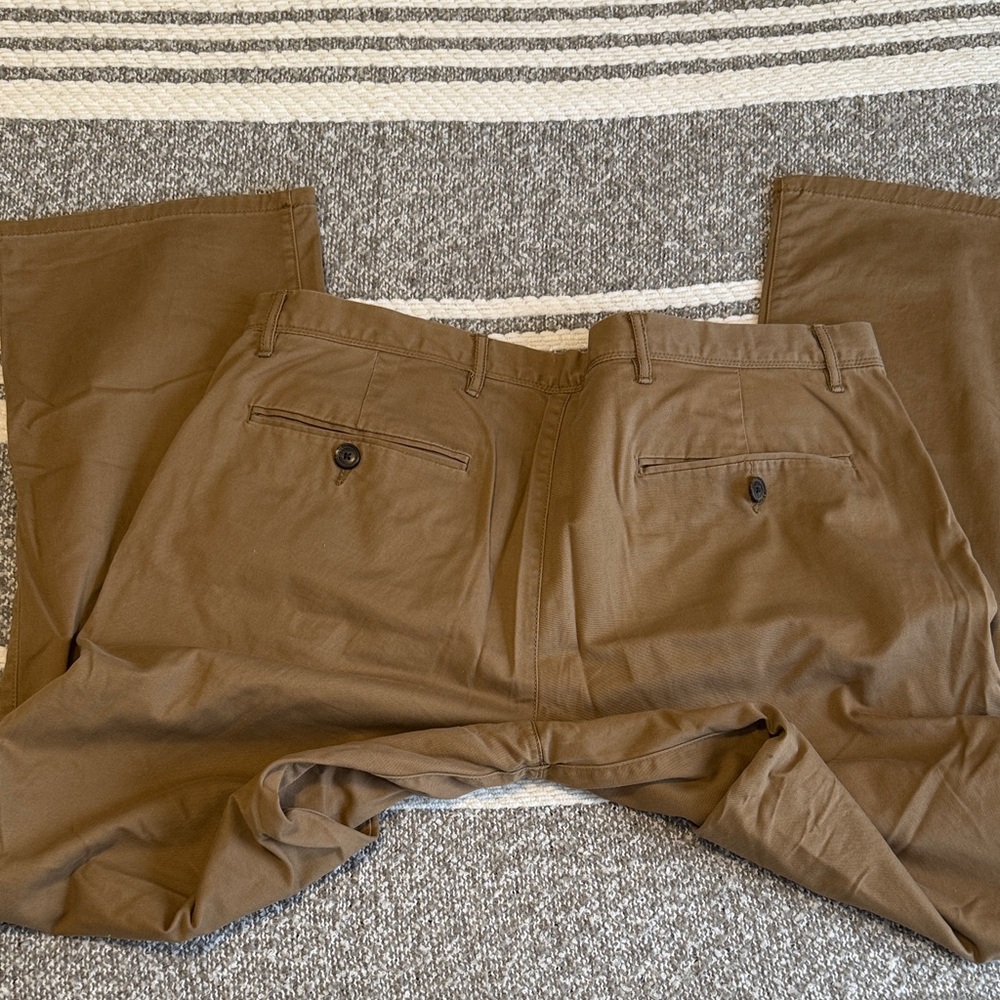 GAP // MENS STRAIGHT STRETCH KHAKIS (1) - Picture 5 of 6